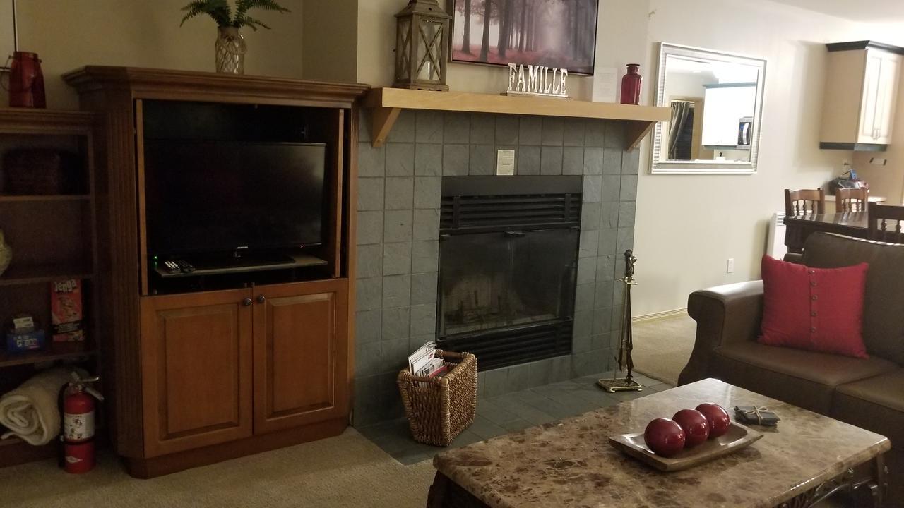 2 Bedroom Condo In Pedestrian Village By Amazing Property Rentals Mont-Tremblant Kültér fotó